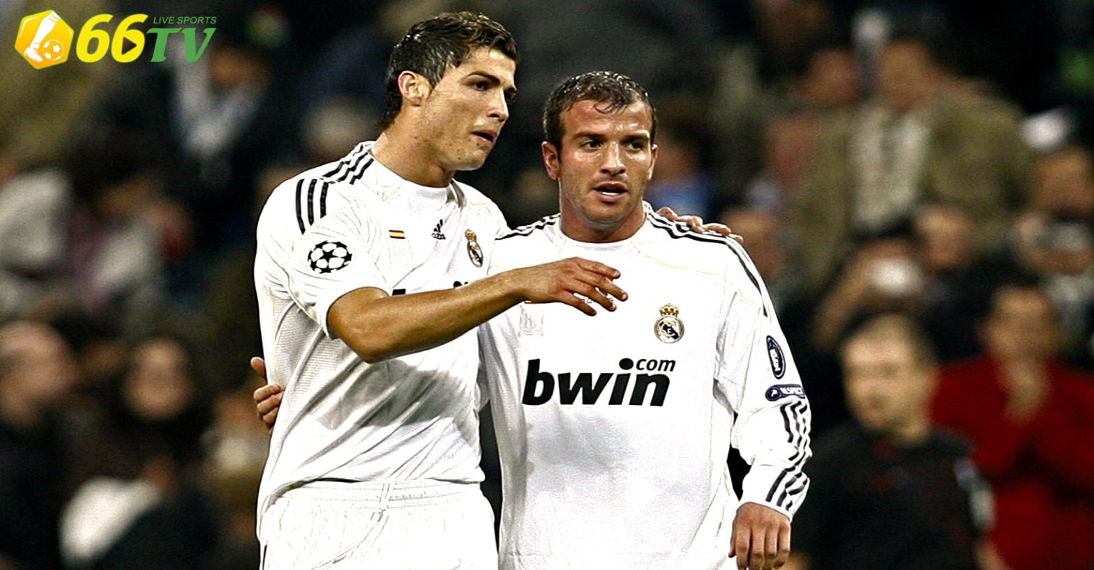 Bị nói ích kỷ, Ronaldo đáp trả 4 từ sâu cay với Van der Vaart